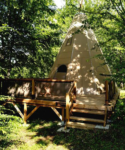 Hébergement en tipi au camping